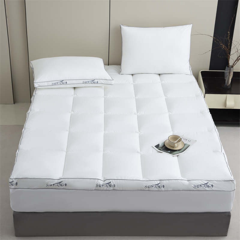 Přizpůsobený tisk loga Výplň z mikrovlákna 40s Downproof tkanina s lemem matrace potrubí Přizpůsobený tisk loga Výplň z mikrovlákna 40s Downproof tkanina s lemem matrace potrubí