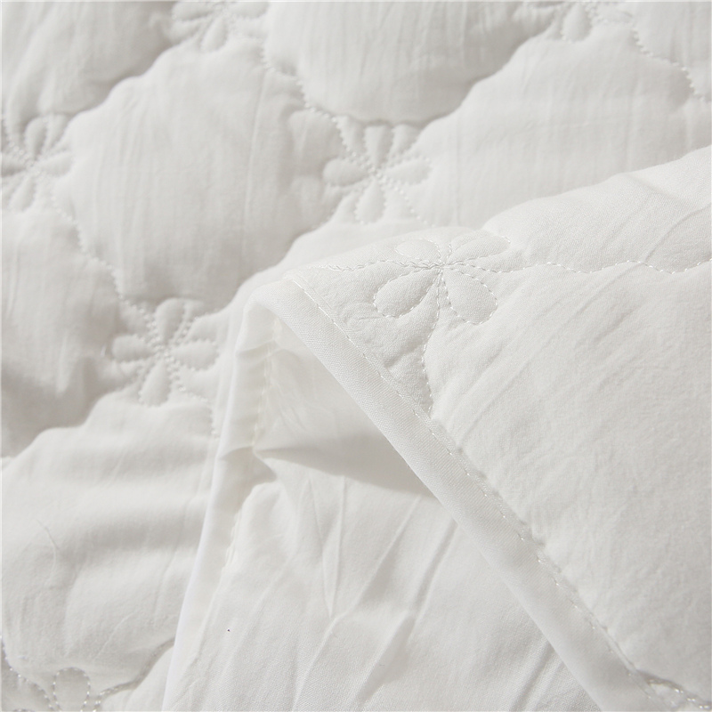 Podívejte se na Quilt King Size Mattress Protector Hotel Podívejte se na Quilt King Size Mattress Protector Hotel