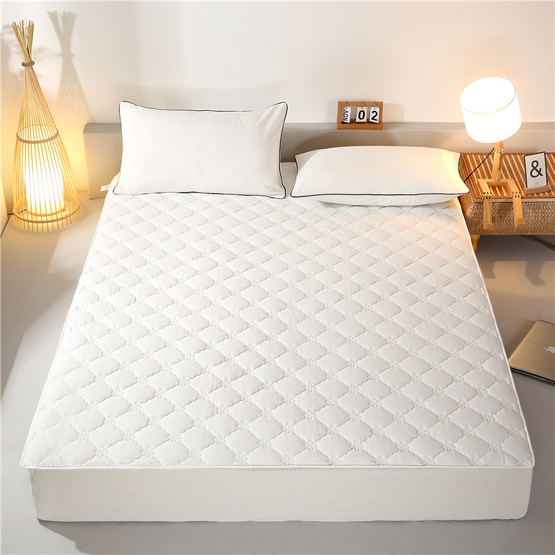Podívejte se na Quilt King Size Mattress Protector Hotel