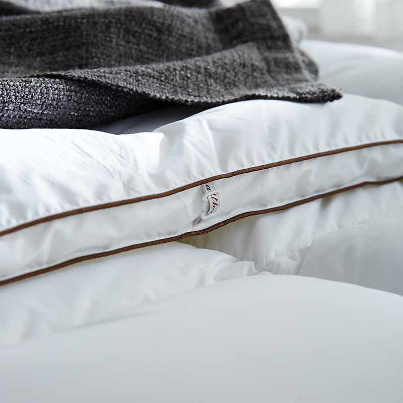 Hřejivá měkká peřina s podšívkou ze 100% bavlny Hřejivá měkká peřina s podšívkou ze 100% bavlny