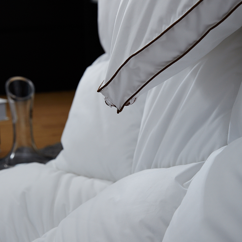 Hřejivá měkká peřina s podšívkou ze 100% bavlny Hřejivá měkká peřina s podšívkou ze 100% bavlny