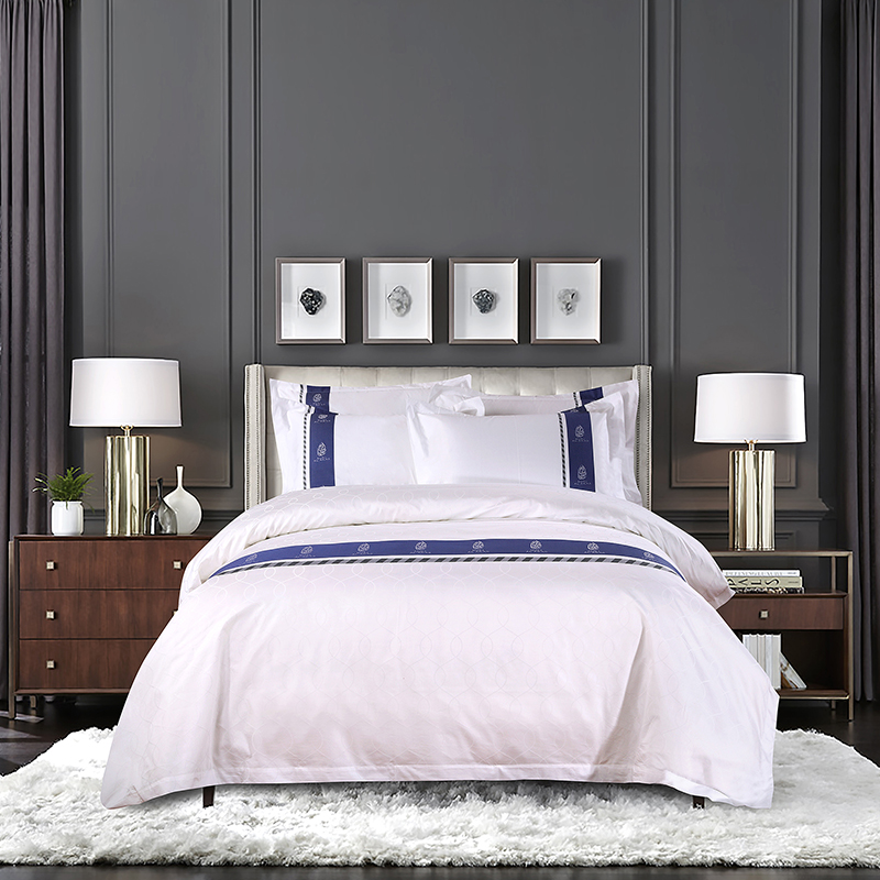 Sada ložního prádla ze 100% bavlny s logem na míru