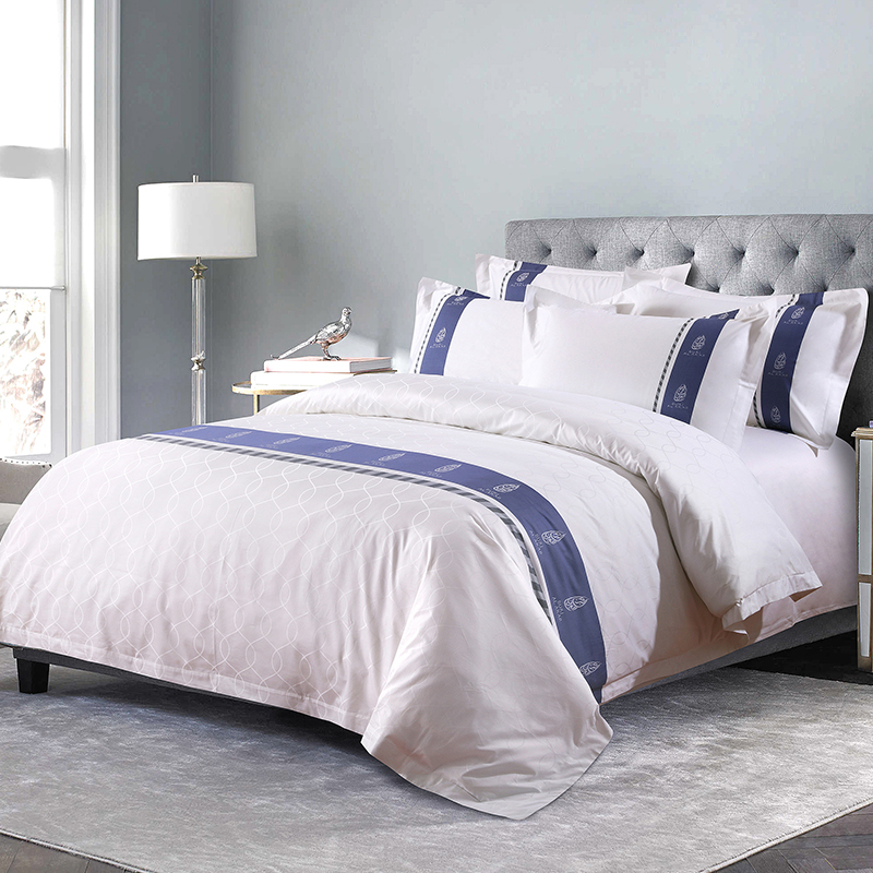 Sada ložního prádla ze 100% bavlny s logem na míru Sada ložního prádla ze 100% bavlny s logem na míru